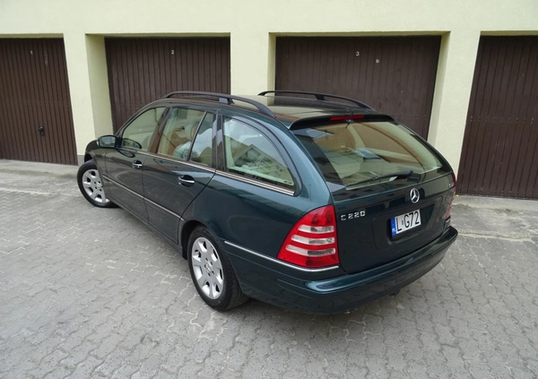 Mercedes-Benz Klasa C cena 16900 przebieg: 278000, rok produkcji 2005 z Puławy małe 277